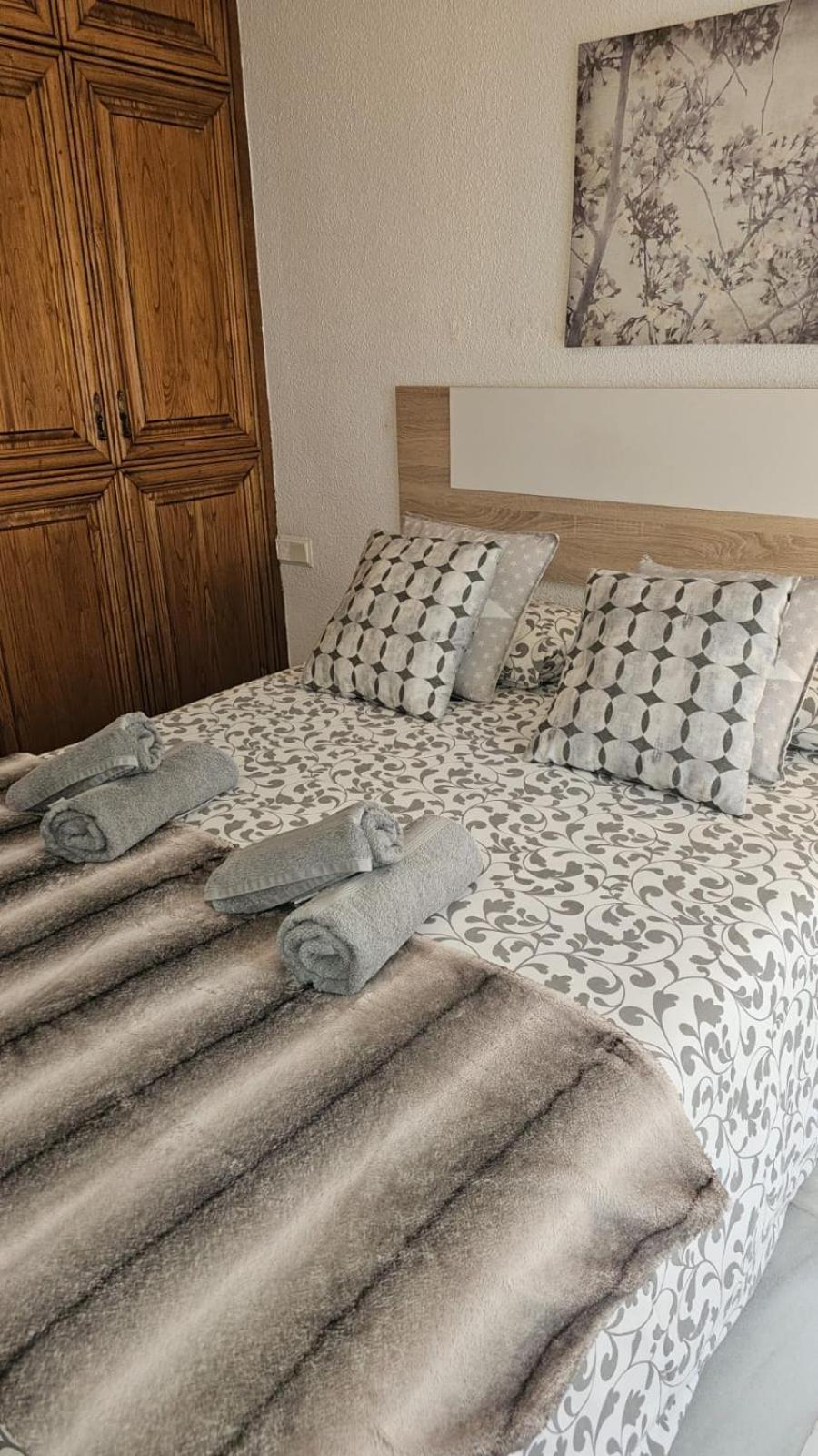 Ideal Holiday Apartment One Bedroom City Center Malaga Zewnętrze zdjęcie