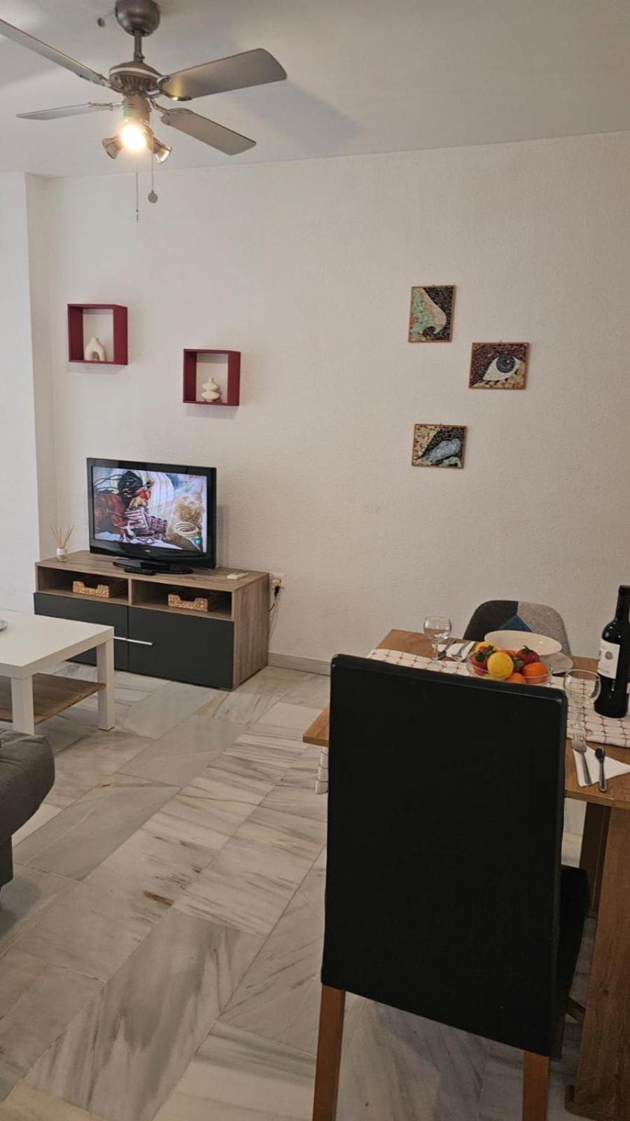Ideal Holiday Apartment One Bedroom City Center Malaga Zewnętrze zdjęcie