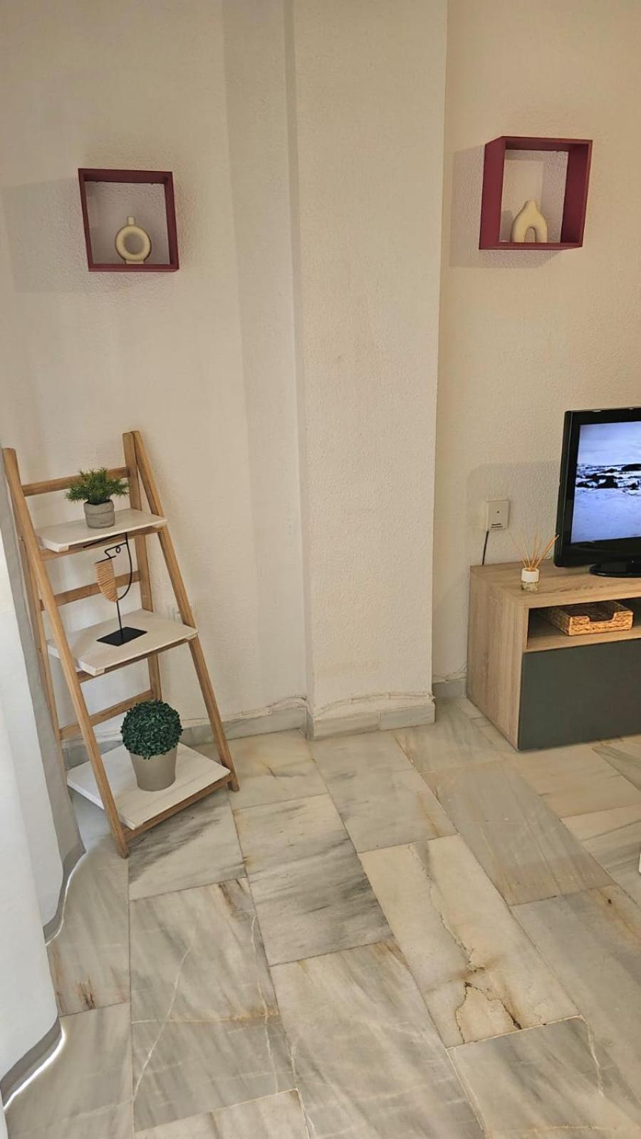 Ideal Holiday Apartment One Bedroom City Center Malaga Zewnętrze zdjęcie