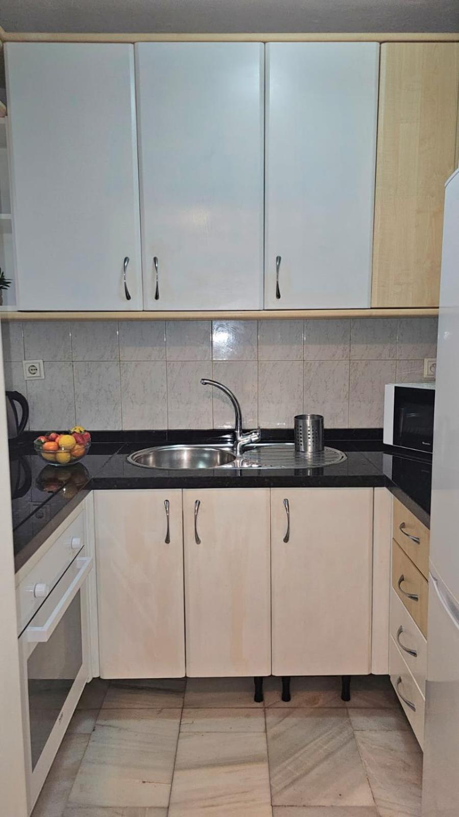 Ideal Holiday Apartment One Bedroom City Center Malaga Zewnętrze zdjęcie