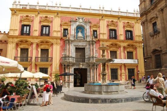 Ideal Holiday Apartment One Bedroom City Center Malaga Zewnętrze zdjęcie